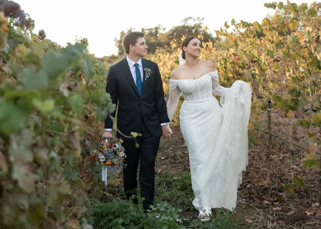 Sacramento Wedding Venues: 5 Fall Favorites We Love 6 Vineyard wedding at LaMoure Vineyard
